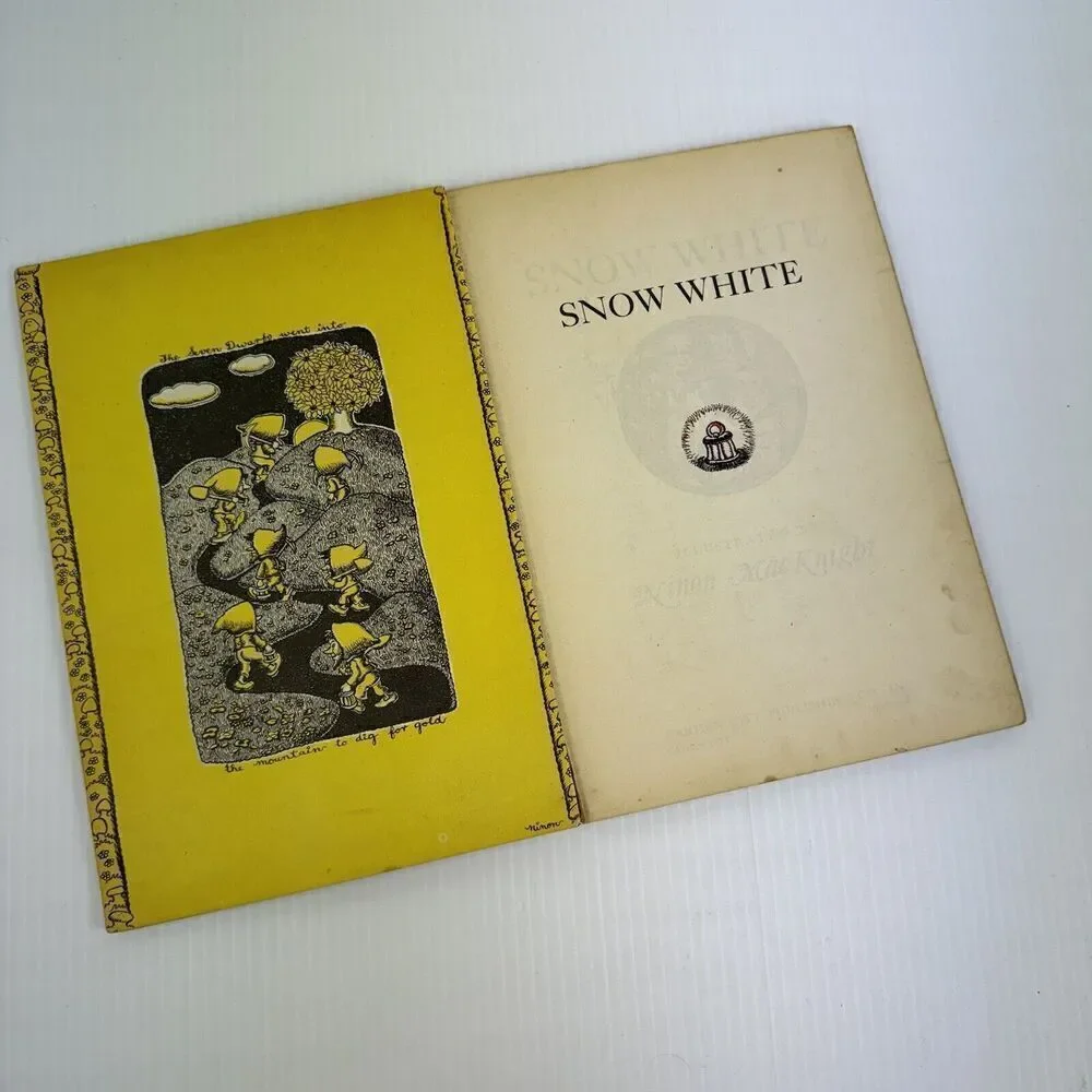1946 Walt Disney Snow White Book Ninon MacKnight Vintage Hardcover Classic